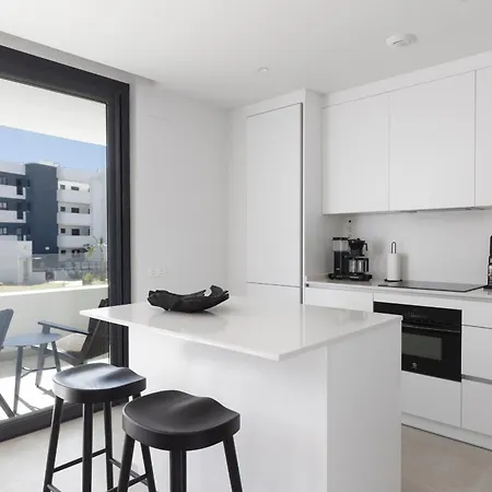 Luxery With Terrace In Higueron דירה פואנגירולה