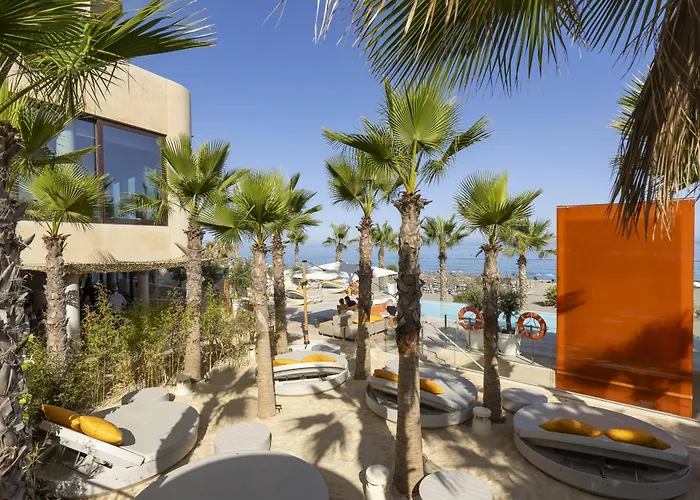 Luxery With Terrace In Higueron Fuengirola