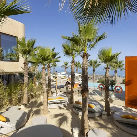 Luxury With Terrace In Higueron فوينخيرولا
