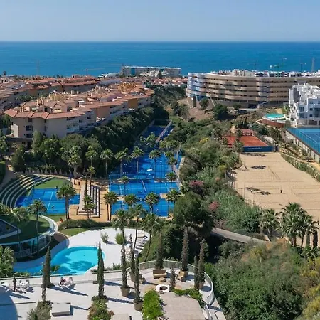 Luxury With Terrace In Higueron Fuengirola