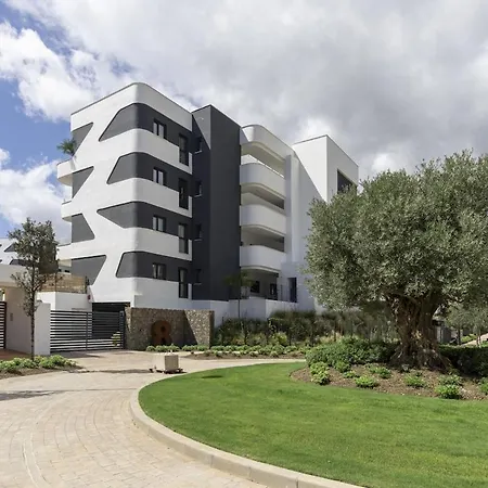 Luxury With Terrace In Higueron
