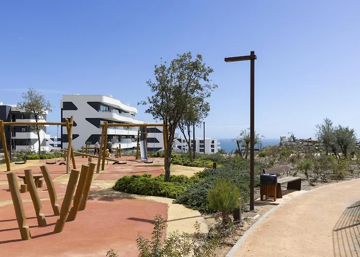 Luxery With Terrace In Higueron Fuengirola